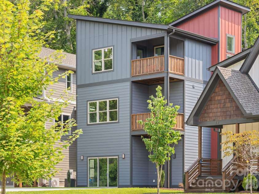 91 Glendale Avenue, Asheville, NC 28803.  MLS# CAR4409237, YatesRealty ID 42369. 