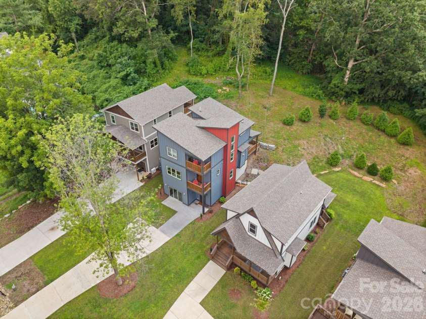 91 Glendale Avenue, Asheville, NC 28803.  MLS# CAR4409237, YatesRealty ID 42369. 