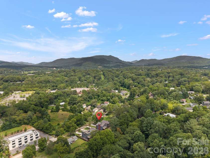 91 Glendale Avenue, Asheville, NC 28803.  MLS# CAR4409237, YatesRealty ID 42369. 