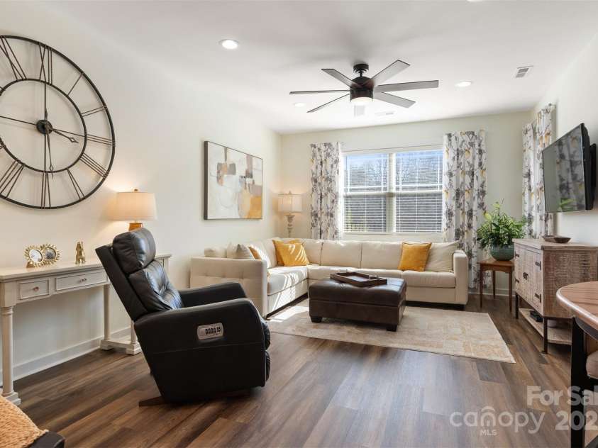 2802 15th Avenue Place, Hickory, NC 28602.  MLS# CAR4224638, YatesRealty ID 4237. 