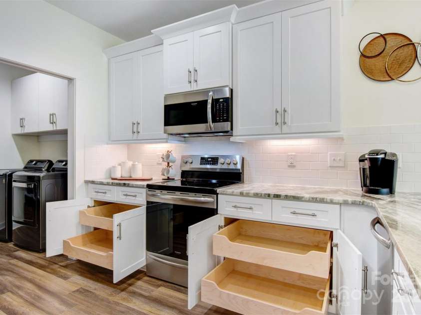 2802 15th Avenue Place, Hickory, NC 28602.  MLS# CAR4224638, YatesRealty ID 4237. 