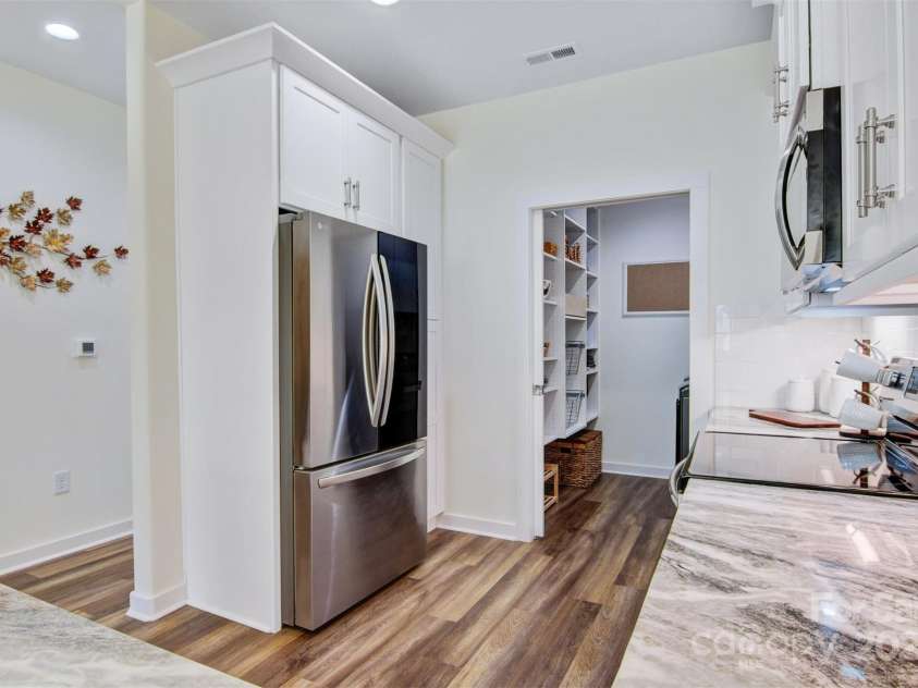 2802 15th Avenue Place, Hickory, NC 28602.  MLS# CAR4224638, YatesRealty ID 4237. 