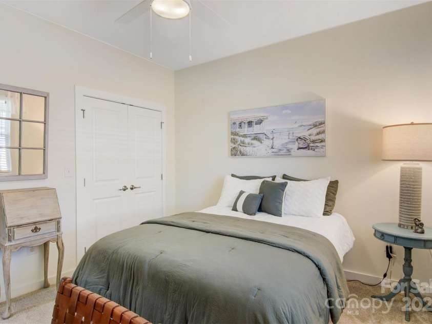 2802 15th Avenue Place, Hickory, NC 28602.  MLS# CAR4224638, YatesRealty ID 4237. 