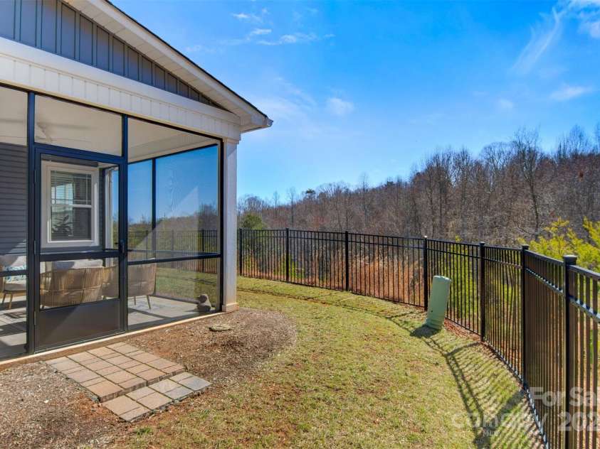 2802 15th Avenue Place, Hickory, NC 28602.  MLS# CAR4224638, YatesRealty ID 4237. 