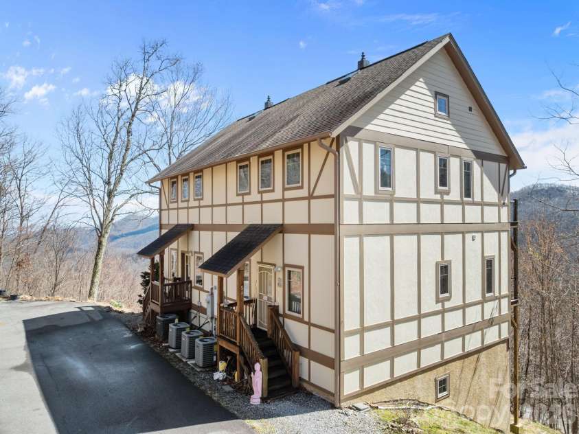 5 Lila Lane, Clyde, NC 28721.  MLS# CAR4349173, YatesRealty ID 4237. 