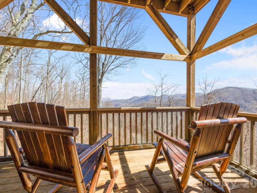 5 Lila Lane, Clyde, NC 28721.  MLS# CAR4349173, YatesRealty ID 4237. 