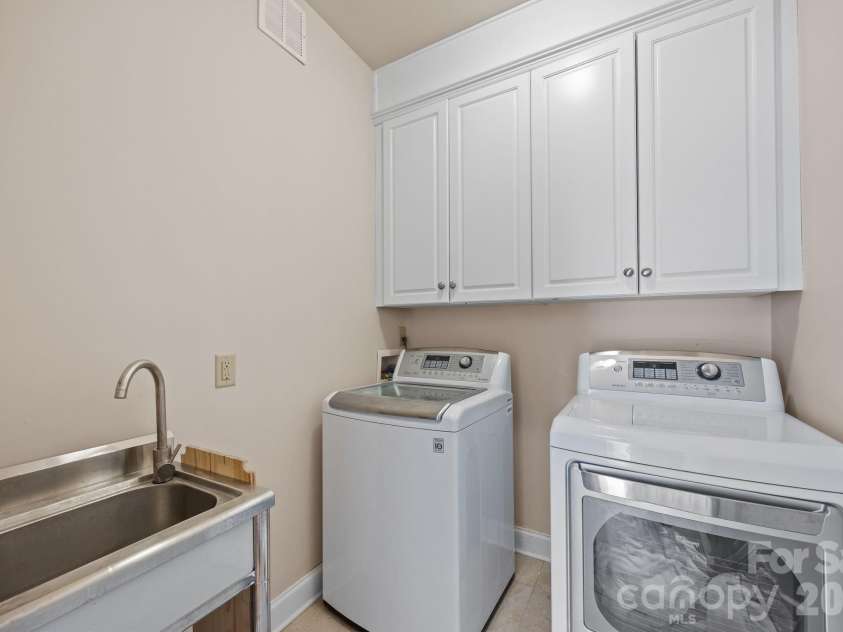 5 Lila Lane, Clyde, NC 28721.  MLS# CAR4349173, YatesRealty ID 4237. 