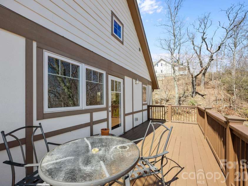 5 Lila Lane, Clyde, NC 28721.  MLS# CAR4349173, YatesRealty ID 4237. 