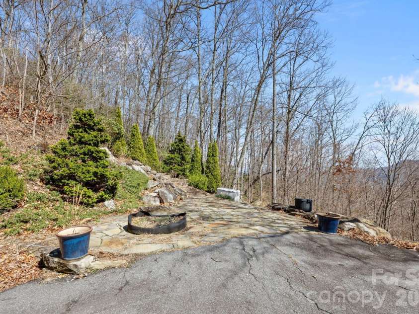 5 Lila Lane, Clyde, NC 28721.  MLS# CAR4349173, YatesRealty ID 4237. 