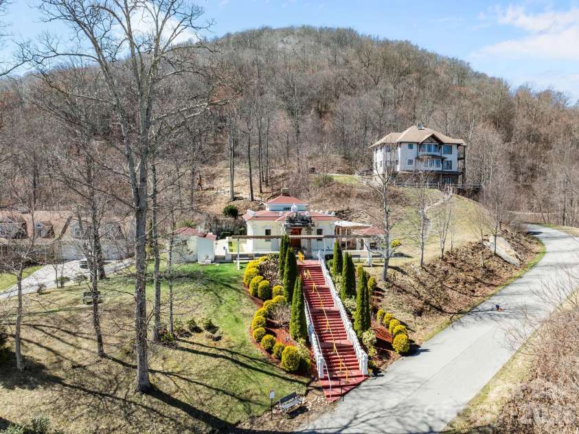 5 Lila Lane, Clyde, NC 28721.  MLS# CAR4349173, YatesRealty ID 4237. 
