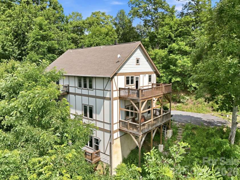 5 Lila Lane, Clyde, NC 28721.  MLS# CAR4349173, YatesRealty ID 4237. 