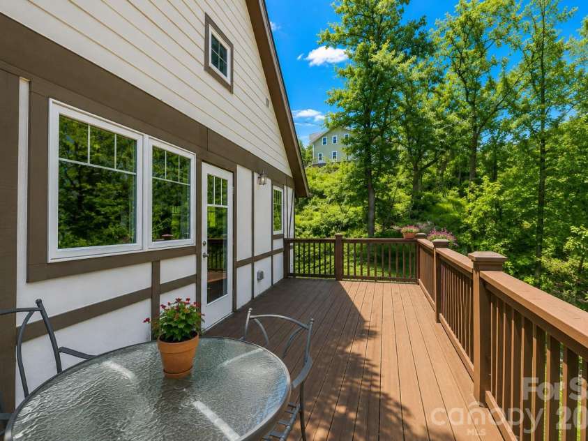 5 Lila Lane, Clyde, NC 28721.  MLS# CAR4349173, YatesRealty ID 4237. 