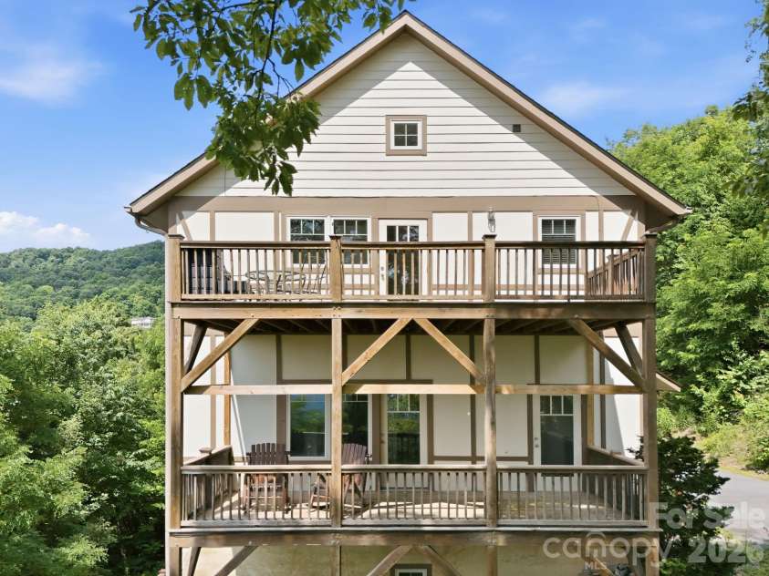5 Lila Lane, Clyde, NC 28721.  MLS# CAR4349173, YatesRealty ID 4237. 