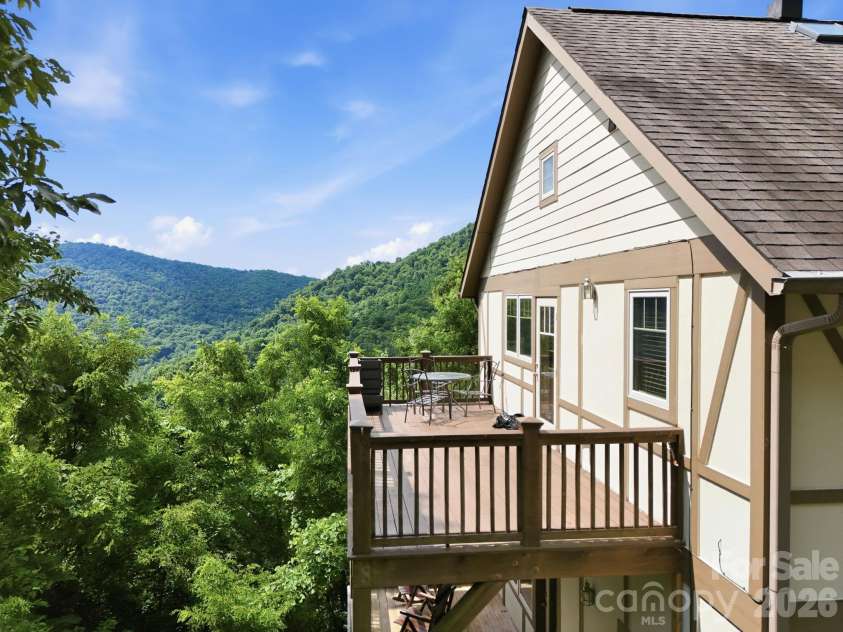 5 Lila Lane, Clyde, NC 28721.  MLS# CAR4349173, YatesRealty ID 4237. 