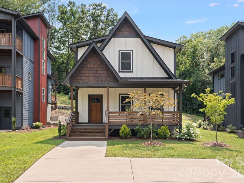 89 Glendale Avenue, Asheville, NC 28803.  MLS# CAR4409722, YatesRealty ID 42370. 