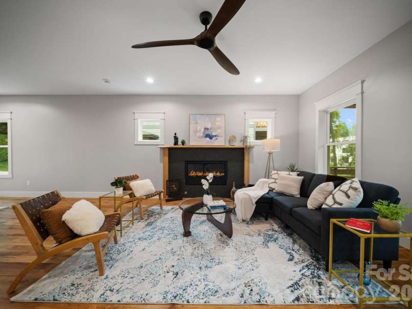 89 Glendale Avenue, Asheville, NC 28803.  MLS# CAR4409722, YatesRealty ID 42370. 