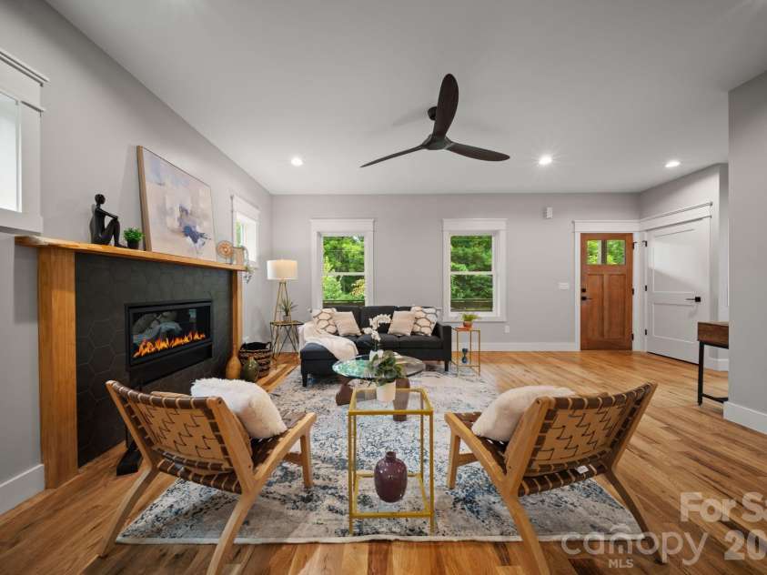 89 Glendale Avenue, Asheville, NC 28803.  MLS# CAR4409722, YatesRealty ID 42370. 