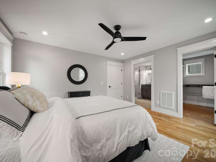 89 Glendale Avenue, Asheville, NC 28803.  MLS# CAR4409722, YatesRealty ID 42370. 