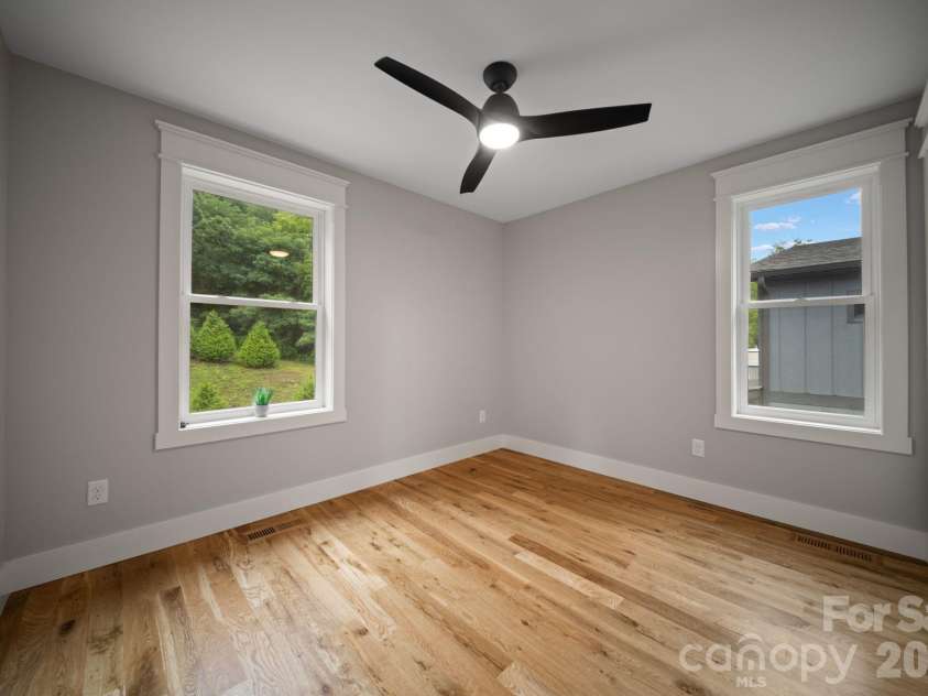89 Glendale Avenue, Asheville, NC 28803.  MLS# CAR4409722, YatesRealty ID 42370. 