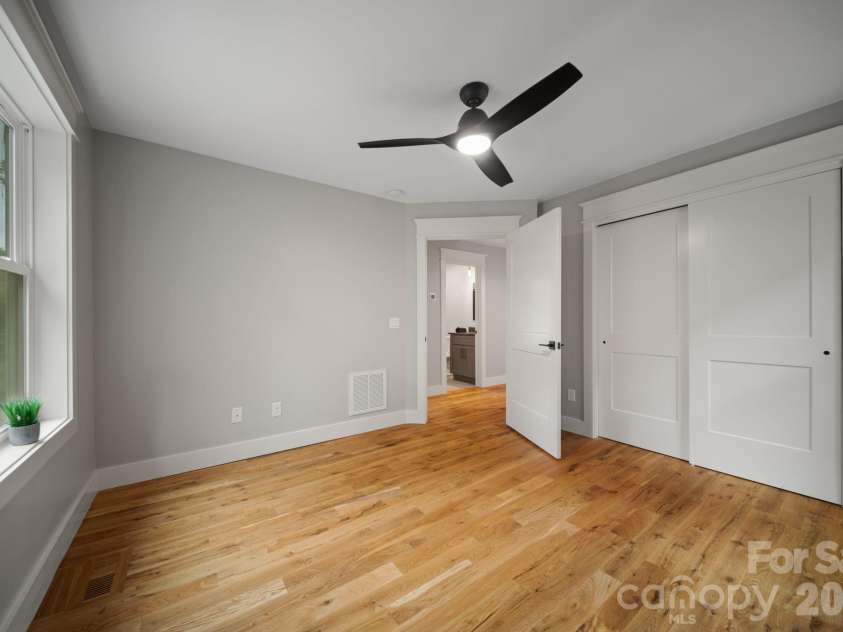 89 Glendale Avenue, Asheville, NC 28803.  MLS# CAR4409722, YatesRealty ID 42370. 