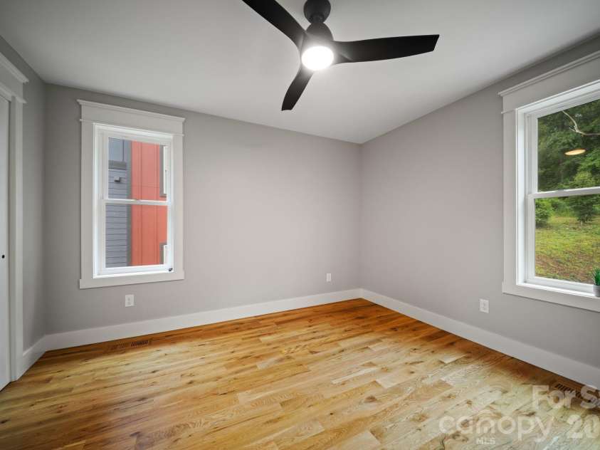89 Glendale Avenue, Asheville, NC 28803.  MLS# CAR4409722, YatesRealty ID 42370. 