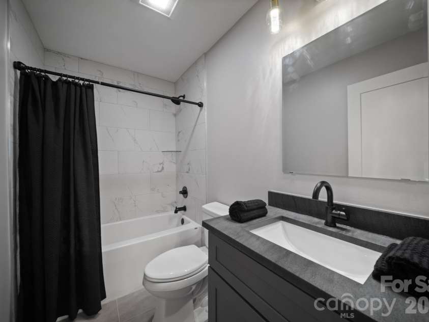 89 Glendale Avenue, Asheville, NC 28803.  MLS# CAR4409722, YatesRealty ID 42370. 