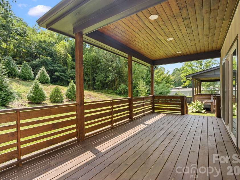 89 Glendale Avenue, Asheville, NC 28803.  MLS# CAR4409722, YatesRealty ID 42370. 