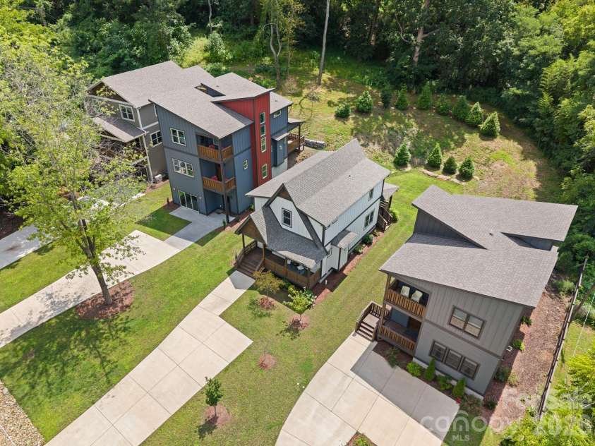 89 Glendale Avenue, Asheville, NC 28803.  MLS# CAR4409722, YatesRealty ID 42370. 