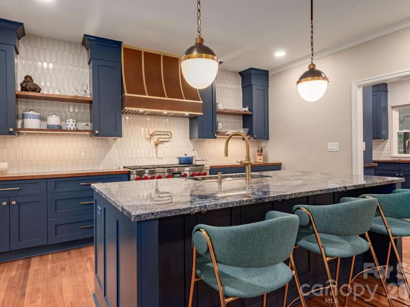 1101 Belgrave Place, Charlotte, NC 28203.  MLS# CAR4408102, YatesRealty ID 42373. 