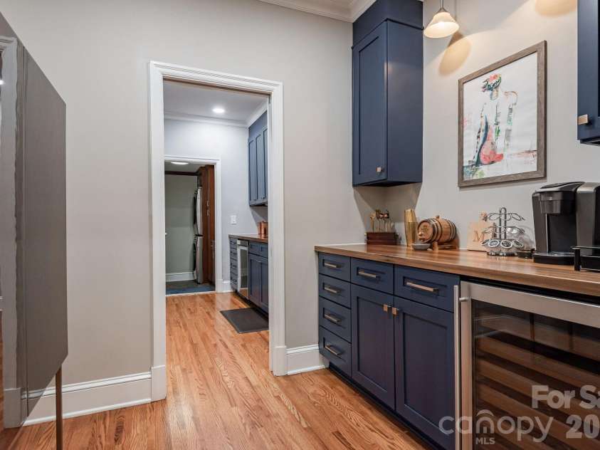 1101 Belgrave Place, Charlotte, NC 28203.  MLS# CAR4408102, YatesRealty ID 42373. 