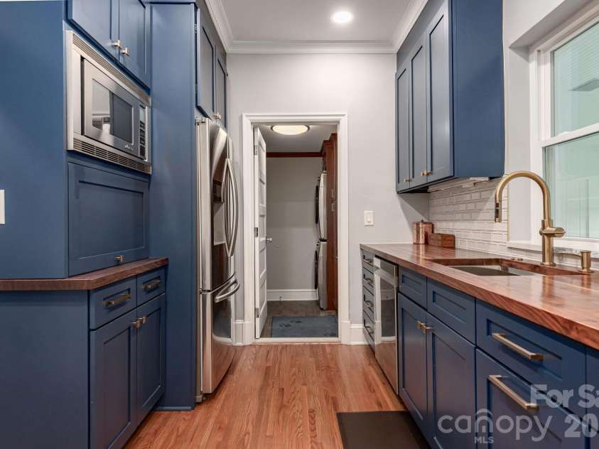 1101 Belgrave Place, Charlotte, NC 28203.  MLS# CAR4408102, YatesRealty ID 42373. 
