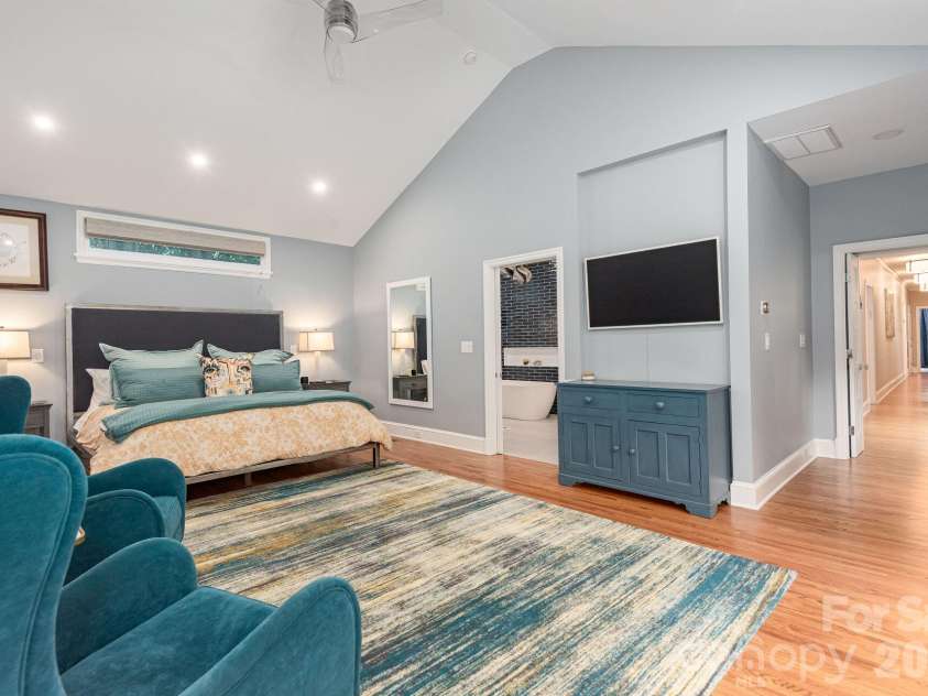 1101 Belgrave Place, Charlotte, NC 28203.  MLS# CAR4408102, YatesRealty ID 42373. 