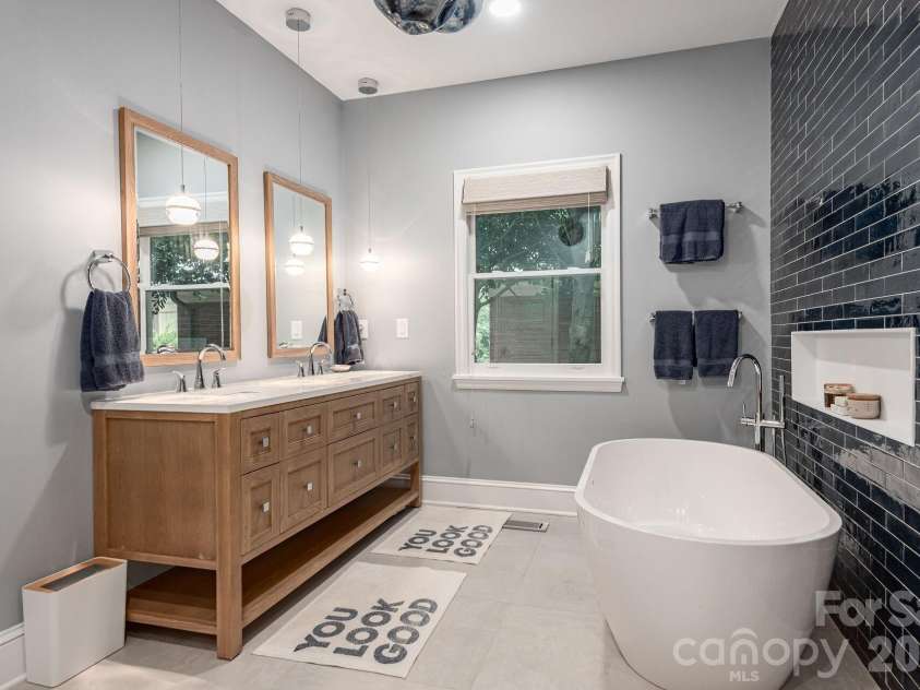 1101 Belgrave Place, Charlotte, NC 28203.  MLS# CAR4408102, YatesRealty ID 42373. 