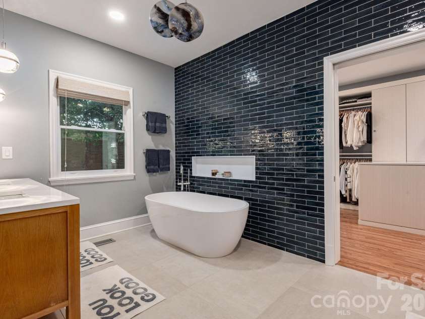 1101 Belgrave Place, Charlotte, NC 28203.  MLS# CAR4408102, YatesRealty ID 42373. 