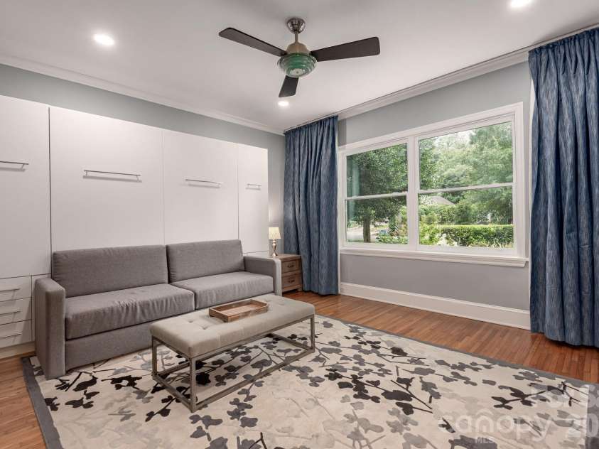 1101 Belgrave Place, Charlotte, NC 28203.  MLS# CAR4408102, YatesRealty ID 42373. 