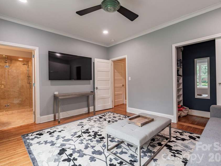 1101 Belgrave Place, Charlotte, NC 28203.  MLS# CAR4408102, YatesRealty ID 42373. 