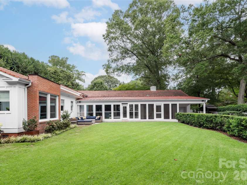 1101 Belgrave Place, Charlotte, NC 28203.  MLS# CAR4408102, YatesRealty ID 42373. 