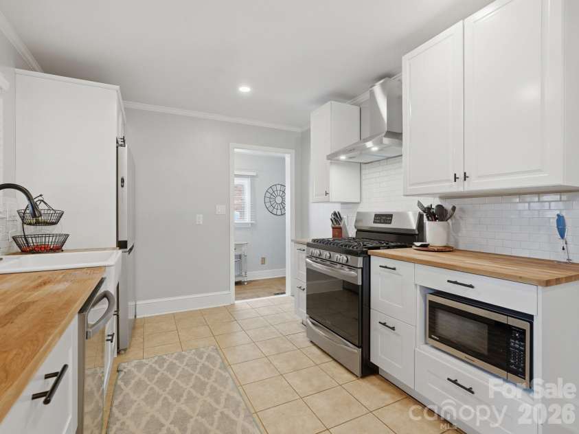 6238 Rosecrest Drive, Charlotte, NC 28210.  MLS# CAR4411397, YatesRealty ID 42375. 