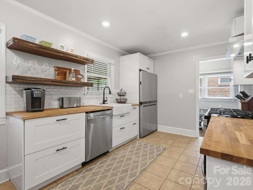 6238 Rosecrest Drive, Charlotte, NC 28210.  MLS# CAR4411397, YatesRealty ID 42375. 