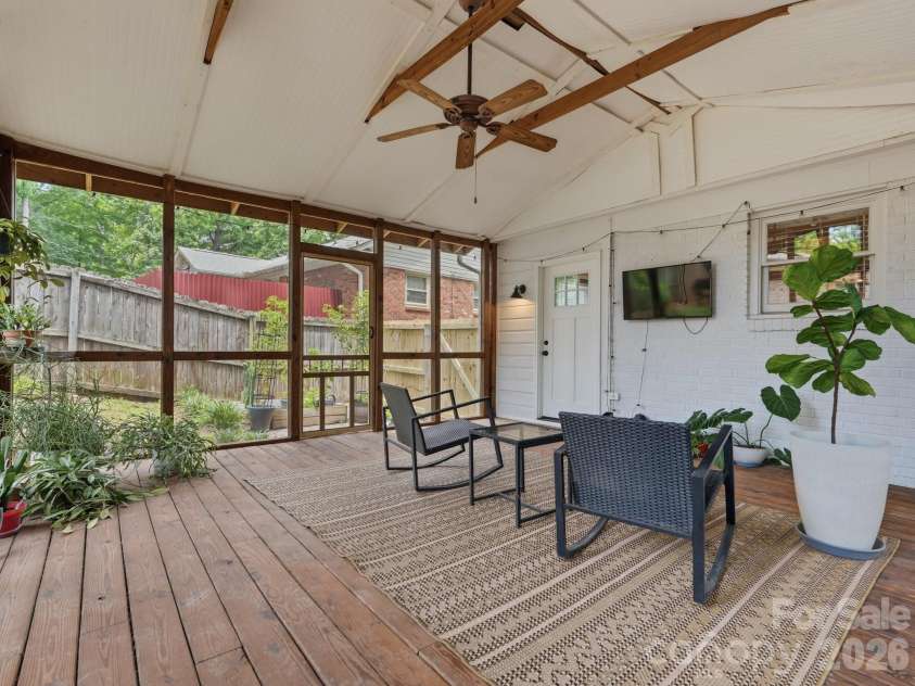 6238 Rosecrest Drive, Charlotte, NC 28210.  MLS# CAR4411397, YatesRealty ID 42375. 