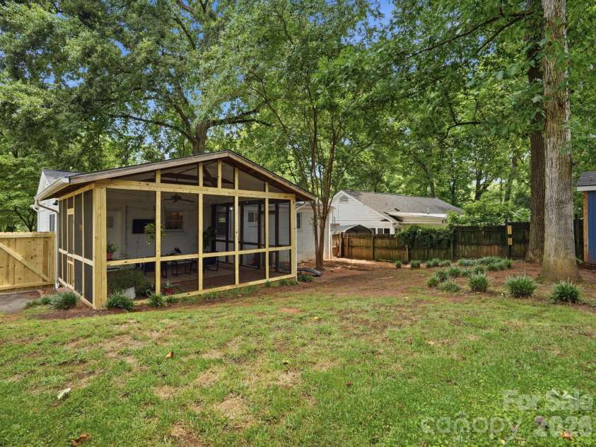 6238 Rosecrest Drive, Charlotte, NC 28210.  MLS# CAR4411397, YatesRealty ID 42375. 