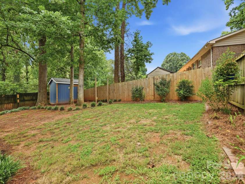 6238 Rosecrest Drive, Charlotte, NC 28210.  MLS# CAR4411397, YatesRealty ID 42375. 