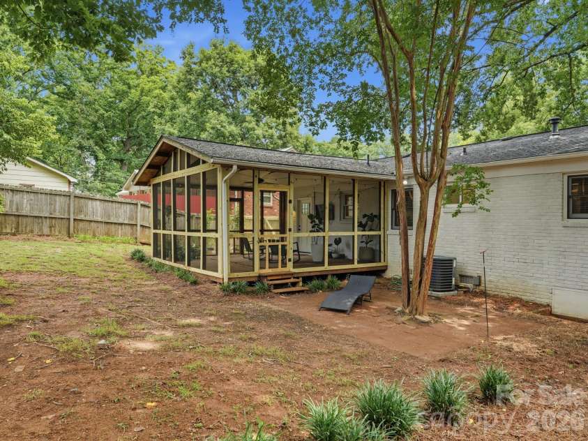 6238 Rosecrest Drive, Charlotte, NC 28210.  MLS# CAR4411397, YatesRealty ID 42375. 