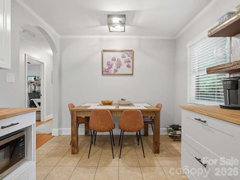 6238 Rosecrest Drive, Charlotte, NC 28210.  MLS# CAR4411397, YatesRealty ID 42375. Dining Area