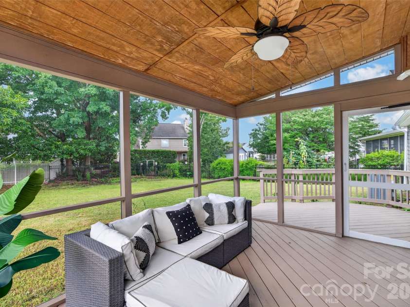 8424 Hirsch Drive, Charlotte, NC 28277.  MLS# CAR4411404, YatesRealty ID 42376. 