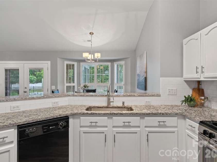 8424 Hirsch Drive, Charlotte, NC 28277.  MLS# CAR4411404, YatesRealty ID 42376. 
