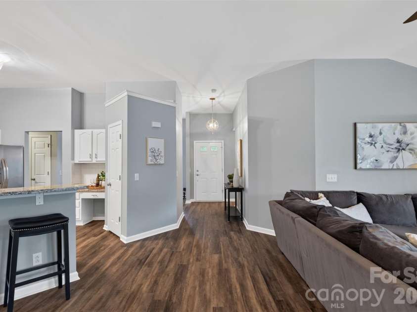 8424 Hirsch Drive, Charlotte, NC 28277.  MLS# CAR4411404, YatesRealty ID 42376. 