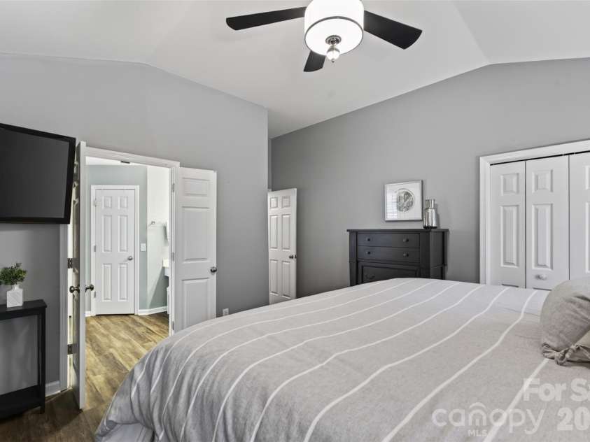 8424 Hirsch Drive, Charlotte, NC 28277.  MLS# CAR4411404, YatesRealty ID 42376. 