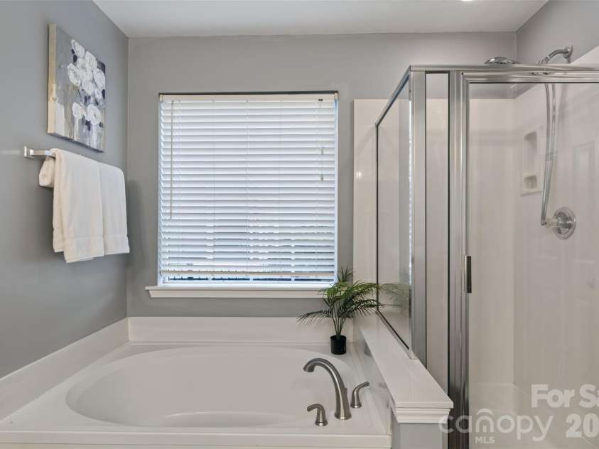 8424 Hirsch Drive, Charlotte, NC 28277.  MLS# CAR4411404, YatesRealty ID 42376. 