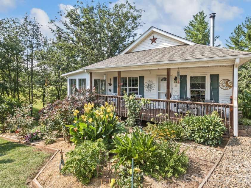 11 Dusty Lane, Leicester, NC 28748.  MLS# CAR4412609, YatesRealty ID 42377. 